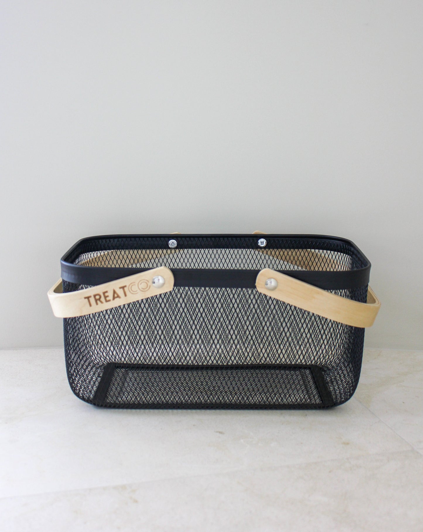 Large Wire Mesh Basket with Wooden Handle
