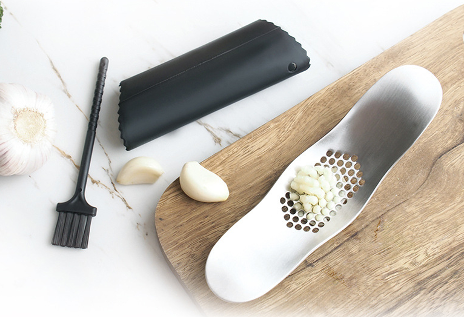 Rocker Garlic Press