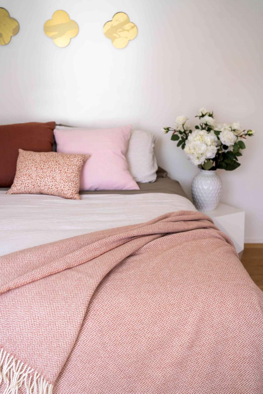 Pink 100% Pure Lambs Wool Throw